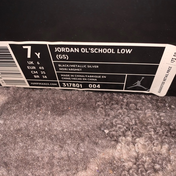 Jordan Sneakers - Picture 4 of 5